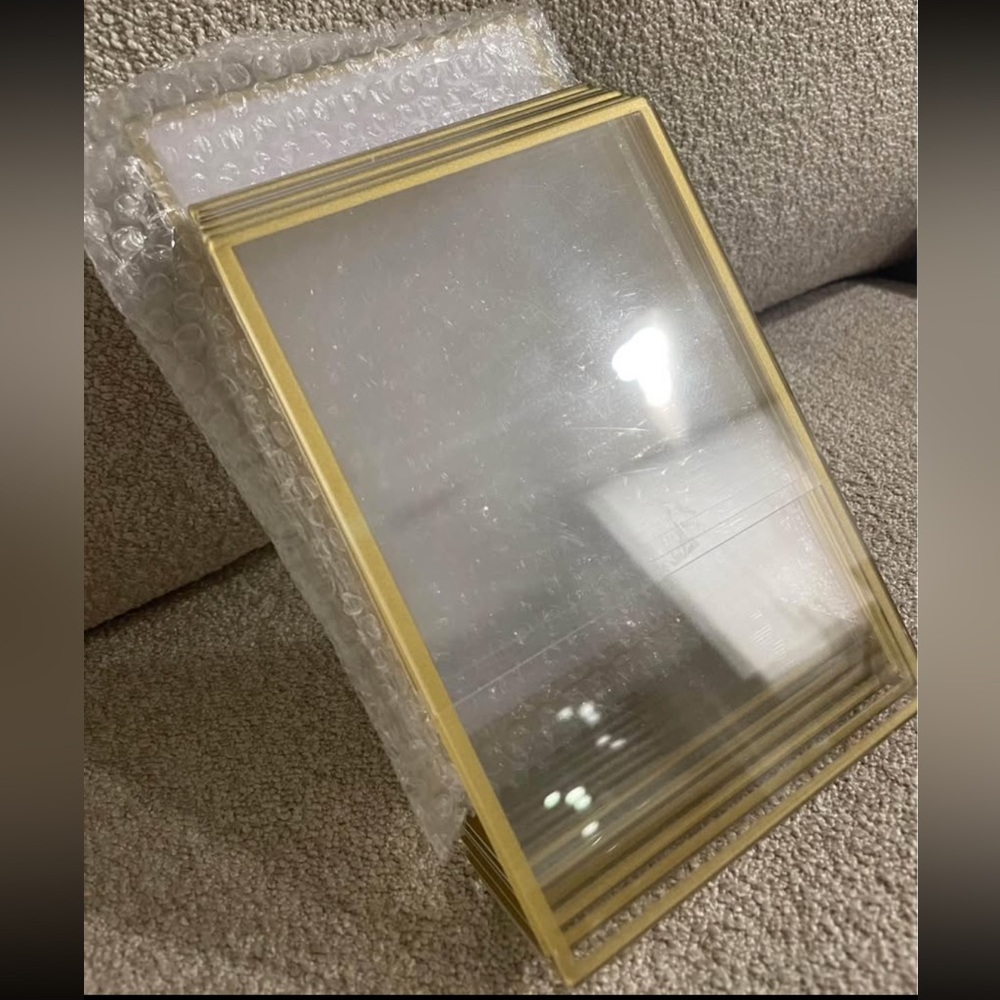 5x7 acrylic photo frames gold trim - used in wedding decor